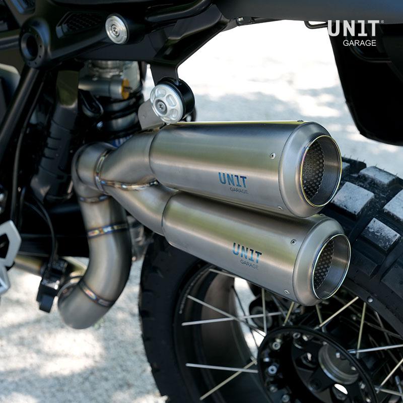 DOUBLE HIGH PIPE NINE T SCRAMBLER WITH VISIBLE WELDING (silencer in titanium with end cap grill) - MAKINA MOTO